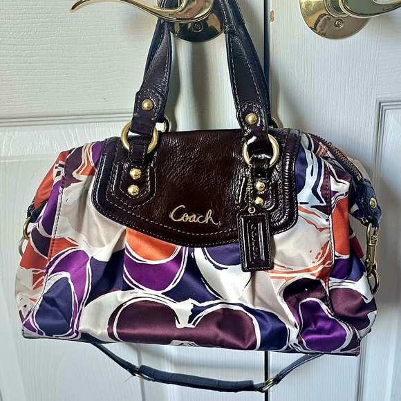 Coach Handbags - Coach Rare Vintage Ashley Scarf Bag